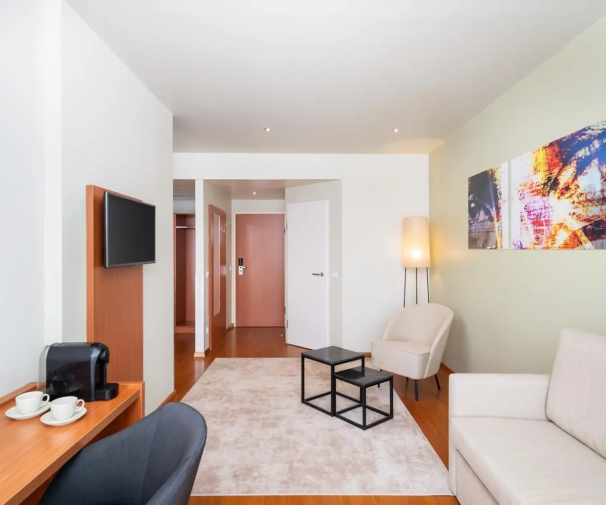 Leonardo Hotel Salzburg Airport Wals-Siezenheim