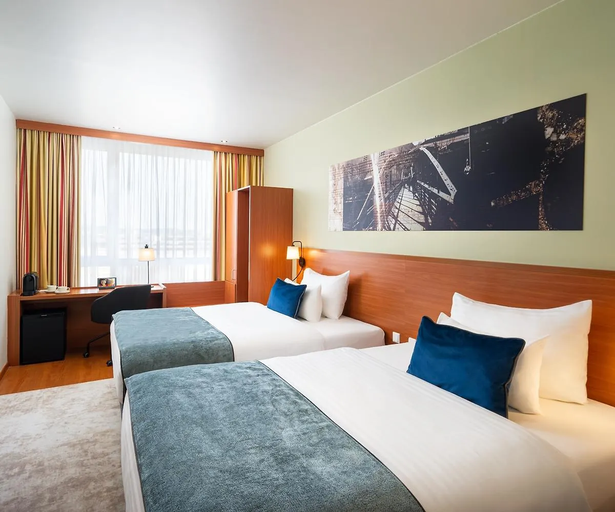 Leonardo Hotel Salzburg Airport Wals-Siezenheim
