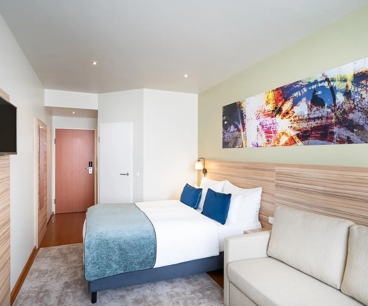 Leonardo Hotel Salzburg Airport Wals-Siezenheim