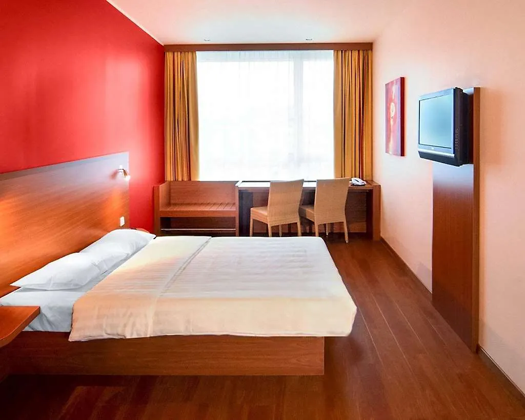 Leonardo Hotel Salzburg Airport Wals-Siezenheim 4*,  Østrig